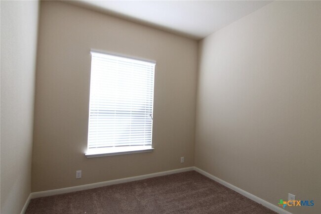 Building Photo - 1330 Ace Ranch St
