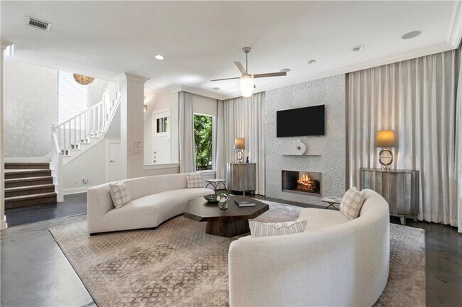 Building Photo - 5010 Finley Dr