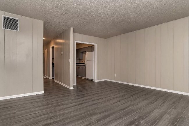 Building Photo - 14 Britten Cir