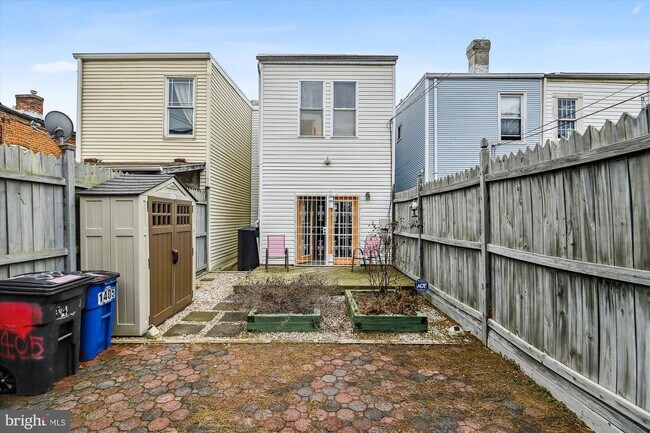 Building Photo - 1405 Montello Ave NE