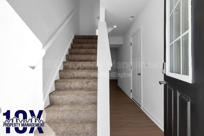 Building Photo - 3246 Mackinac Dr