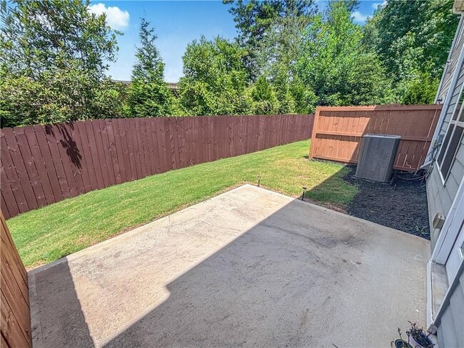 Building Photo - 5784 Silver Lk Dr