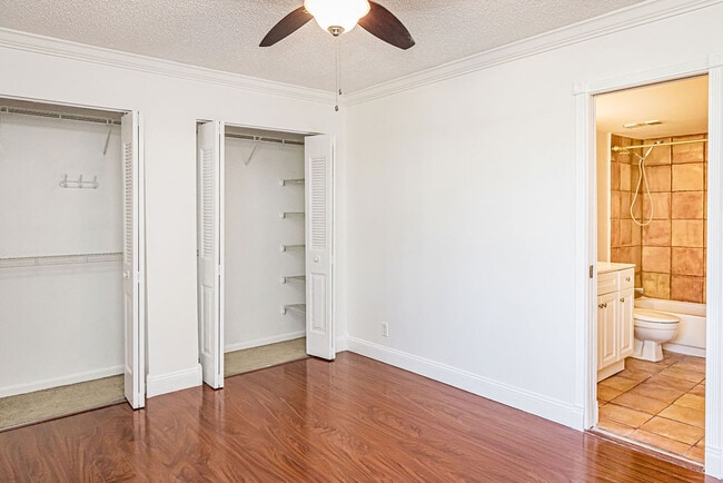 Building Photo - 2455 Lindell Blvd