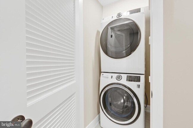 Building Photo - 3129 Fait Ave