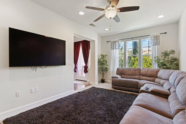 Building Photo - 3655 Branding Iron Pl