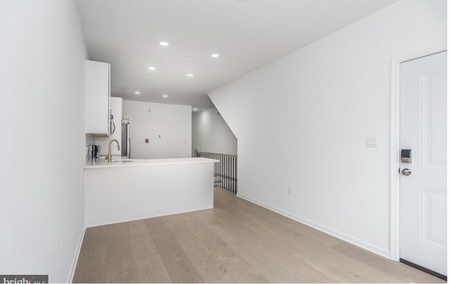 Building Photo - 1644 N Marshall St