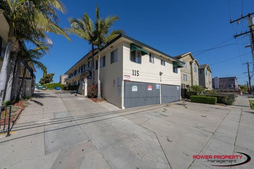 Interior Photo - 111-115 E. Beach Ave.