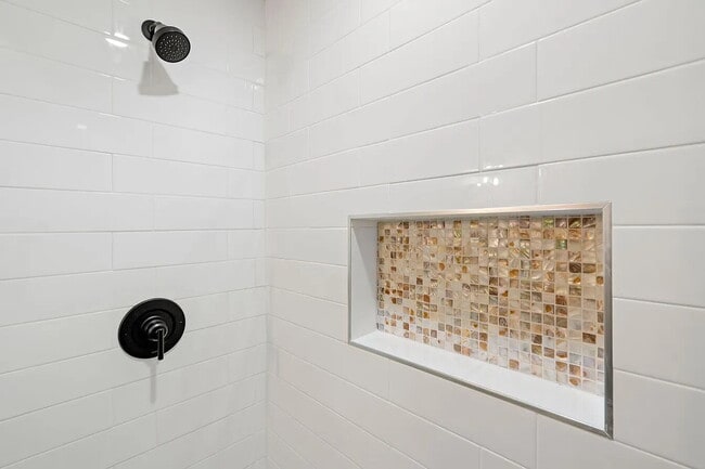 Building Photo - AVAILABLE AUGUST - BRAND NEW 1 BED/1BATH UNIT