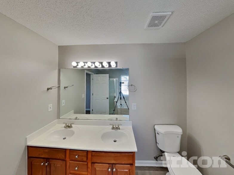 Building Photo - 24 Pilot Ridge Ct