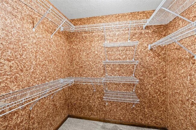 Building Photo - 2420 Castle Ln NE