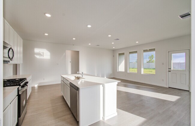 Building Photo - 26503 Foxtail Fern Dr