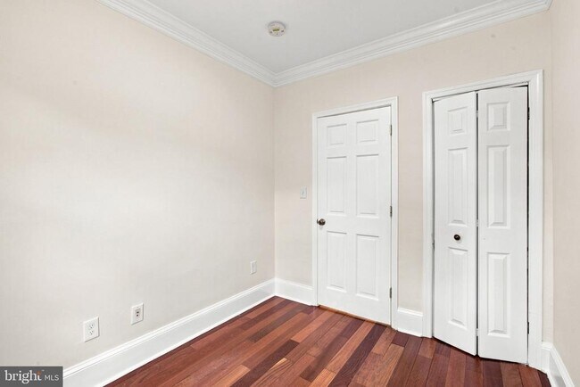 Building Photo - 1400 Morse St NE