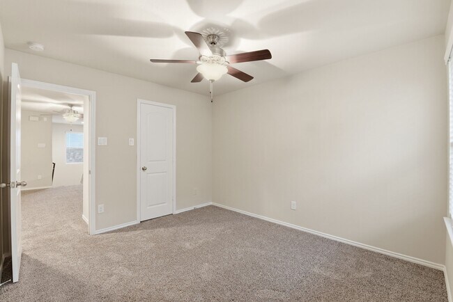 Building Photo - 22014 Pheasant Bend Ln