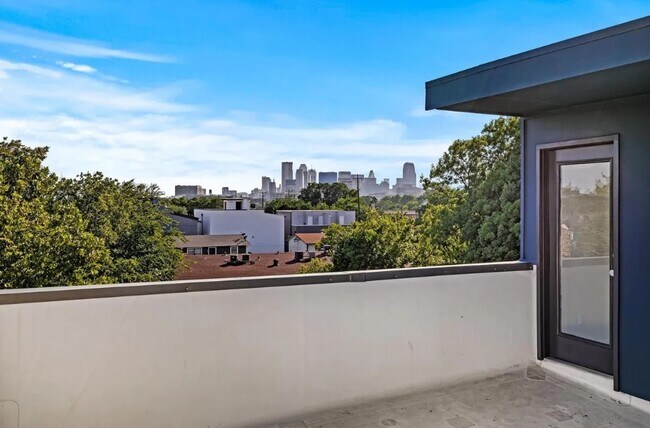 Building Photo - 183 S Prairie Ave