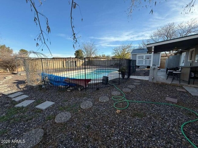 Building Photo - 3110 E 13th St