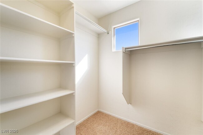 Building Photo - 2621 Le Pontet Terrace