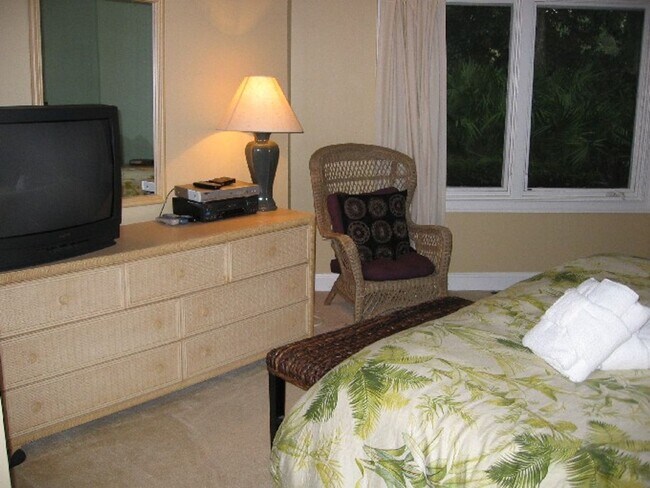 Building Photo - Colonnade Shipyard