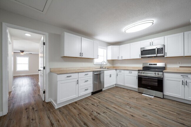 Building Photo - 8229 Patterson Rd