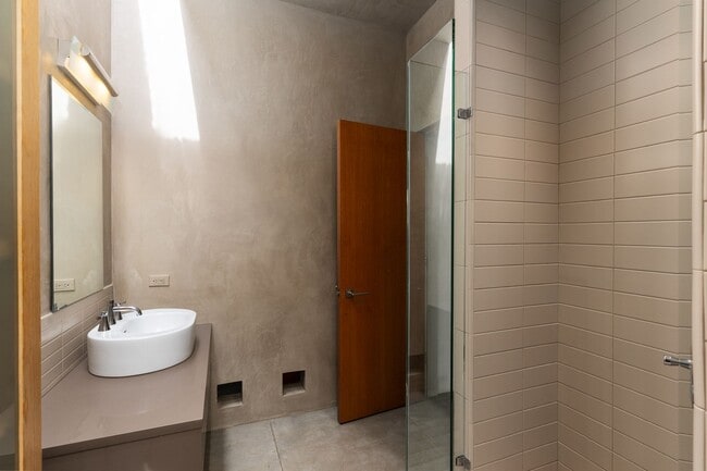 Building Photo - 875 Camino Francisca