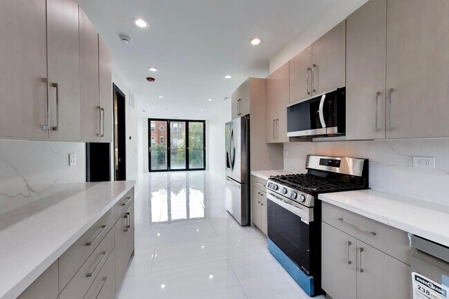 Building Photo - 6344 Hennings Ct