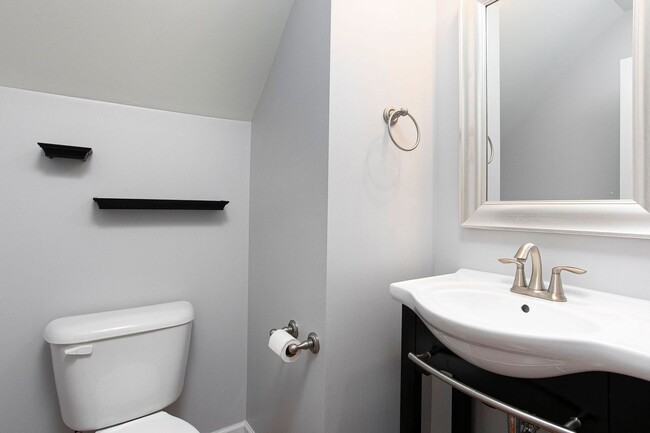 Building Photo - 427 Stapleford Ln