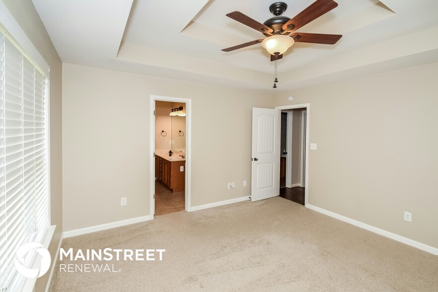 Building Photo - 695 Starlite Dr