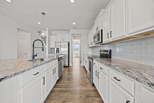 Building Photo - 629 Longstanton Ave