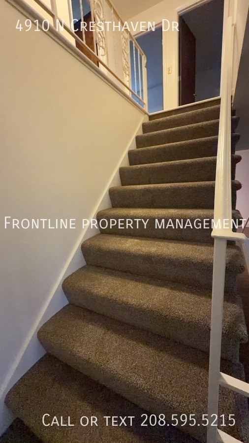 Building Photo - 4910 Cresthaven Dr