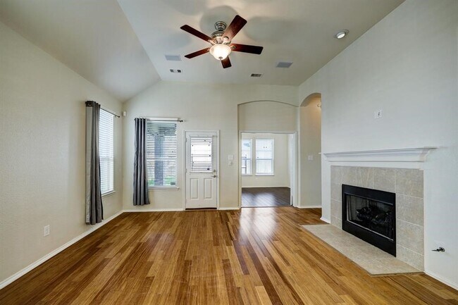 Building Photo - 13926 Roanoke Falls Dr