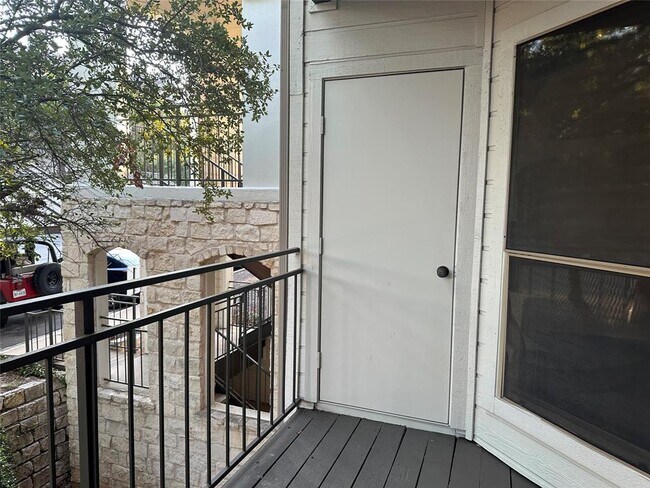 Building Photo - 6000-10 Shepherd Mountain Cove