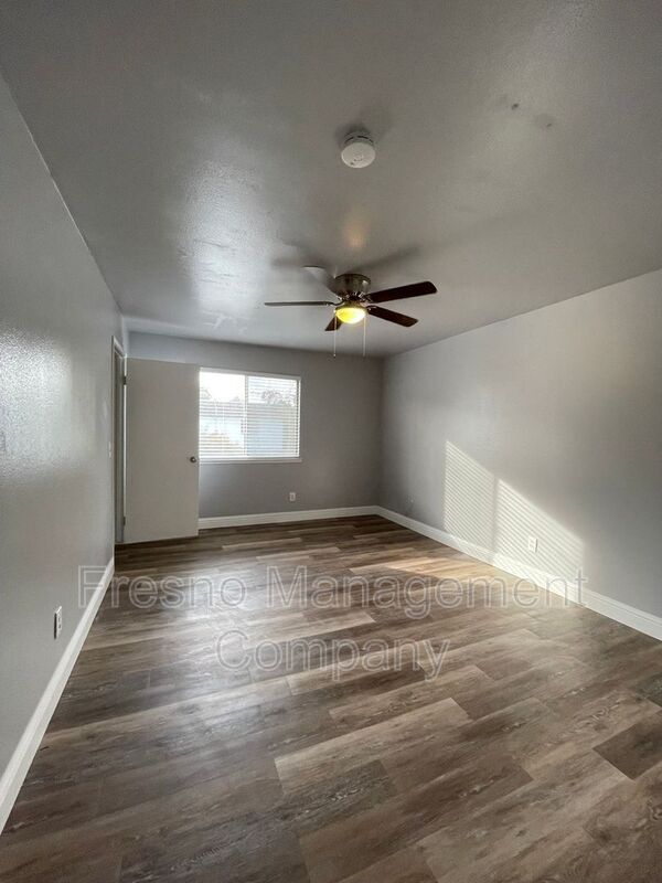 Building Photo - 3318 E Sierra Madre Ave