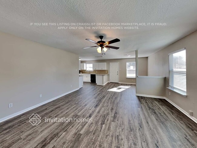 Building Photo - 3827 Middlecrest Ln