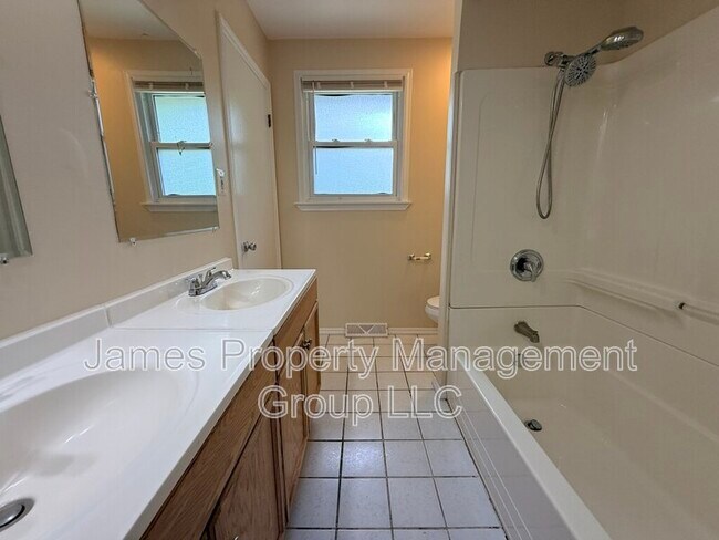 Building Photo - 8517 W 87th Pl