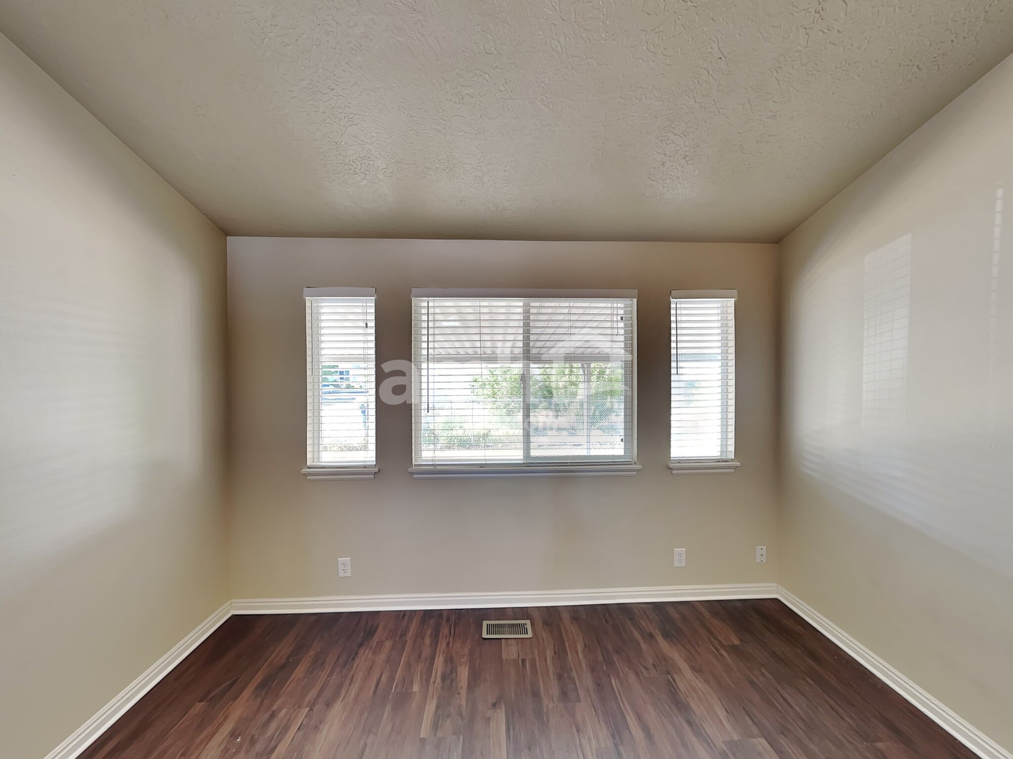 Building Photo - 4525 W Lake Breeze Ln