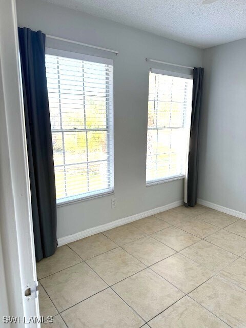 Building Photo - 124 Santa Clara Dr