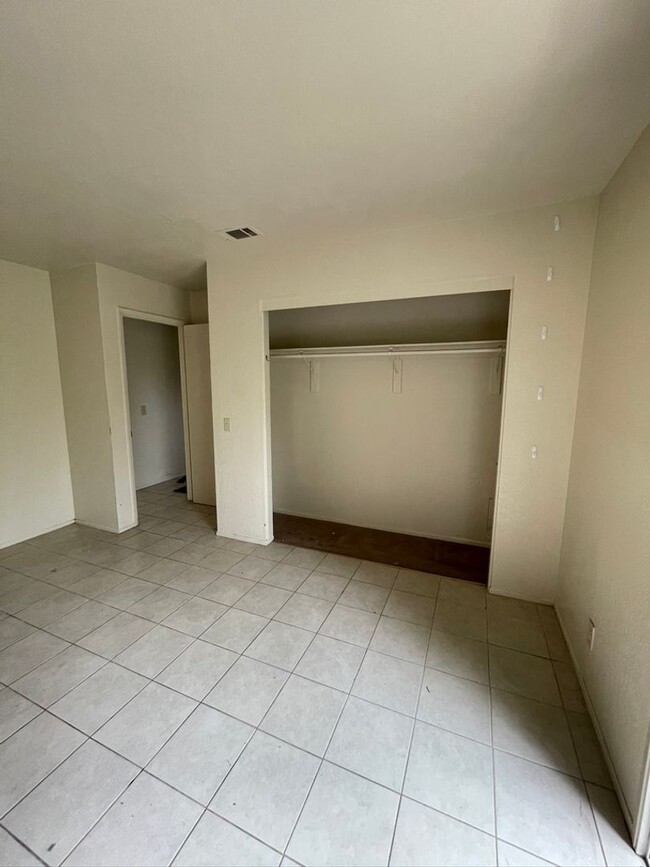 Building Photo - 850 Camino Lindo