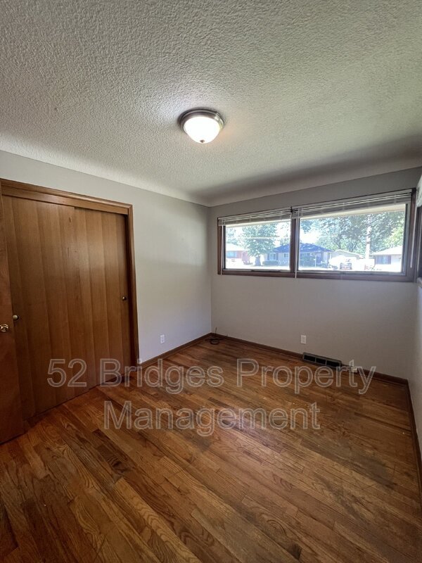 Building Photo - 3122 Shawnee Ave