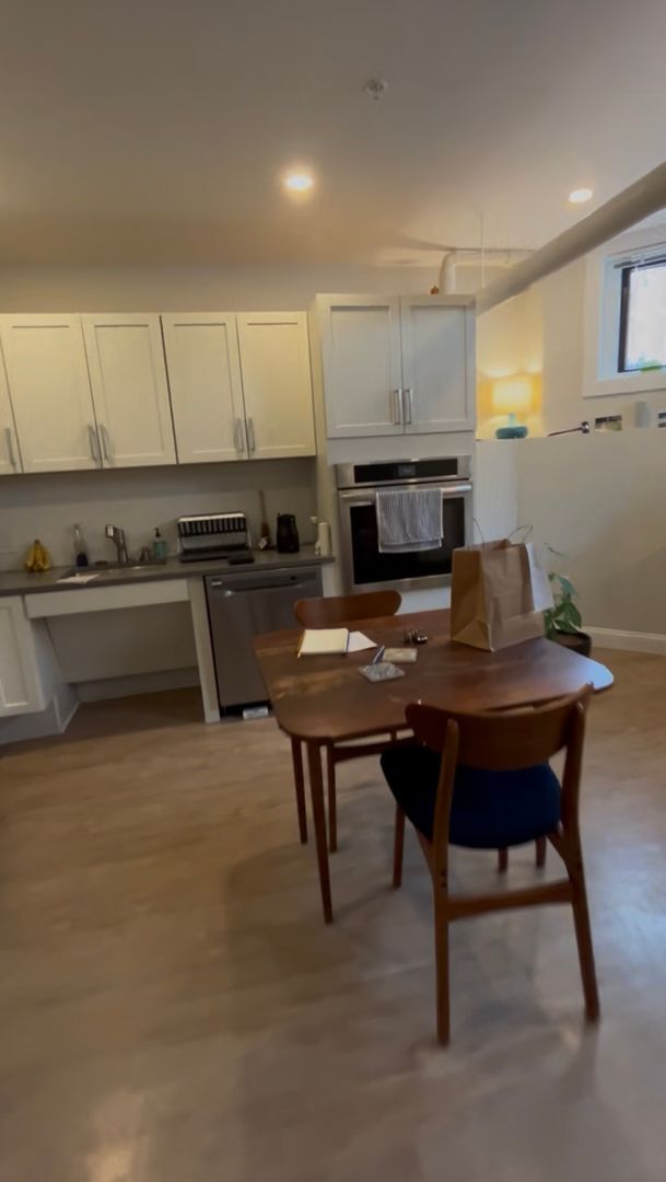 Building Photo - Renovated ground level