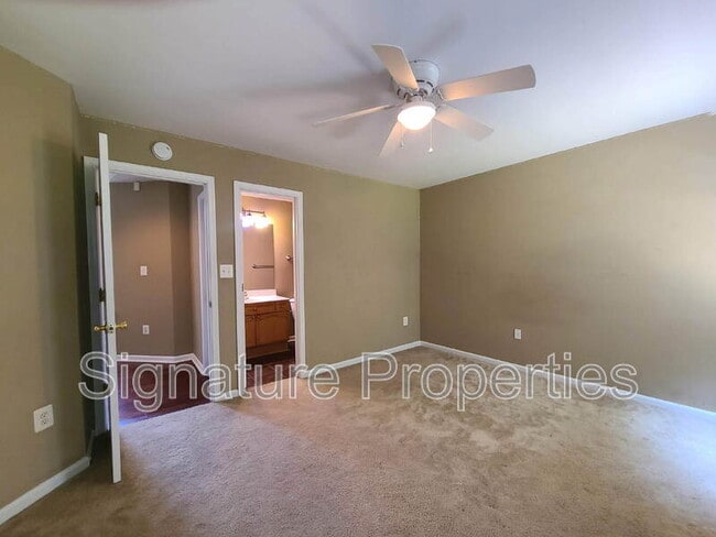 Building Photo - 4002 Mossy Bank Ln