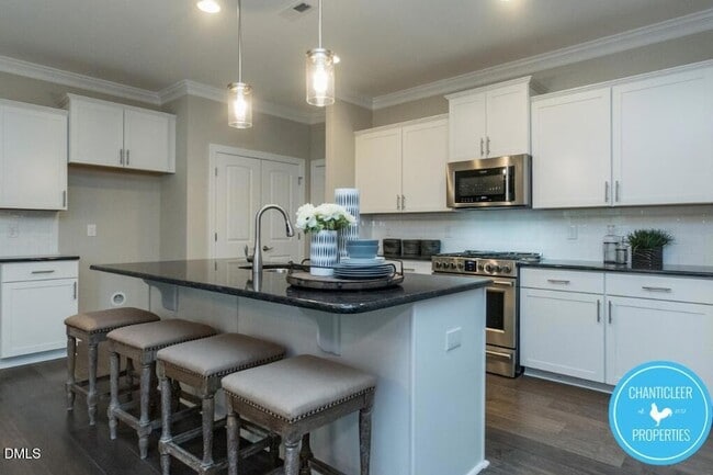 Building Photo - 2528 Reynolds Dr