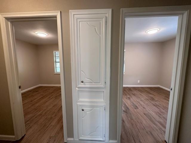 Building Photo - 921 S Valentine Dr