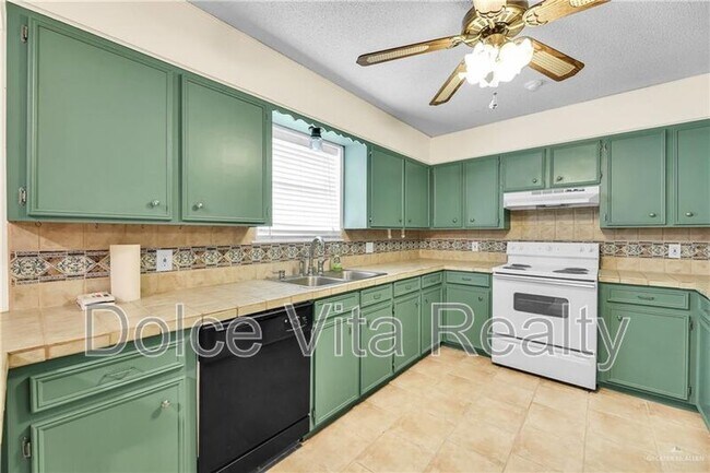 Building Photo - 1001 N 15th St