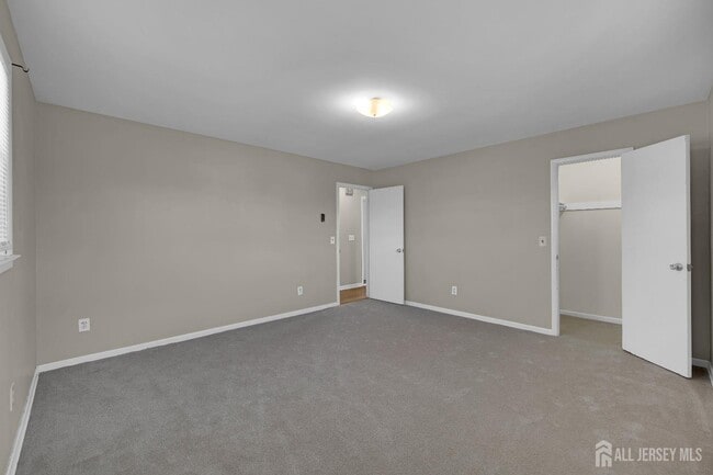 Building Photo - 207 Gertrude Terrace