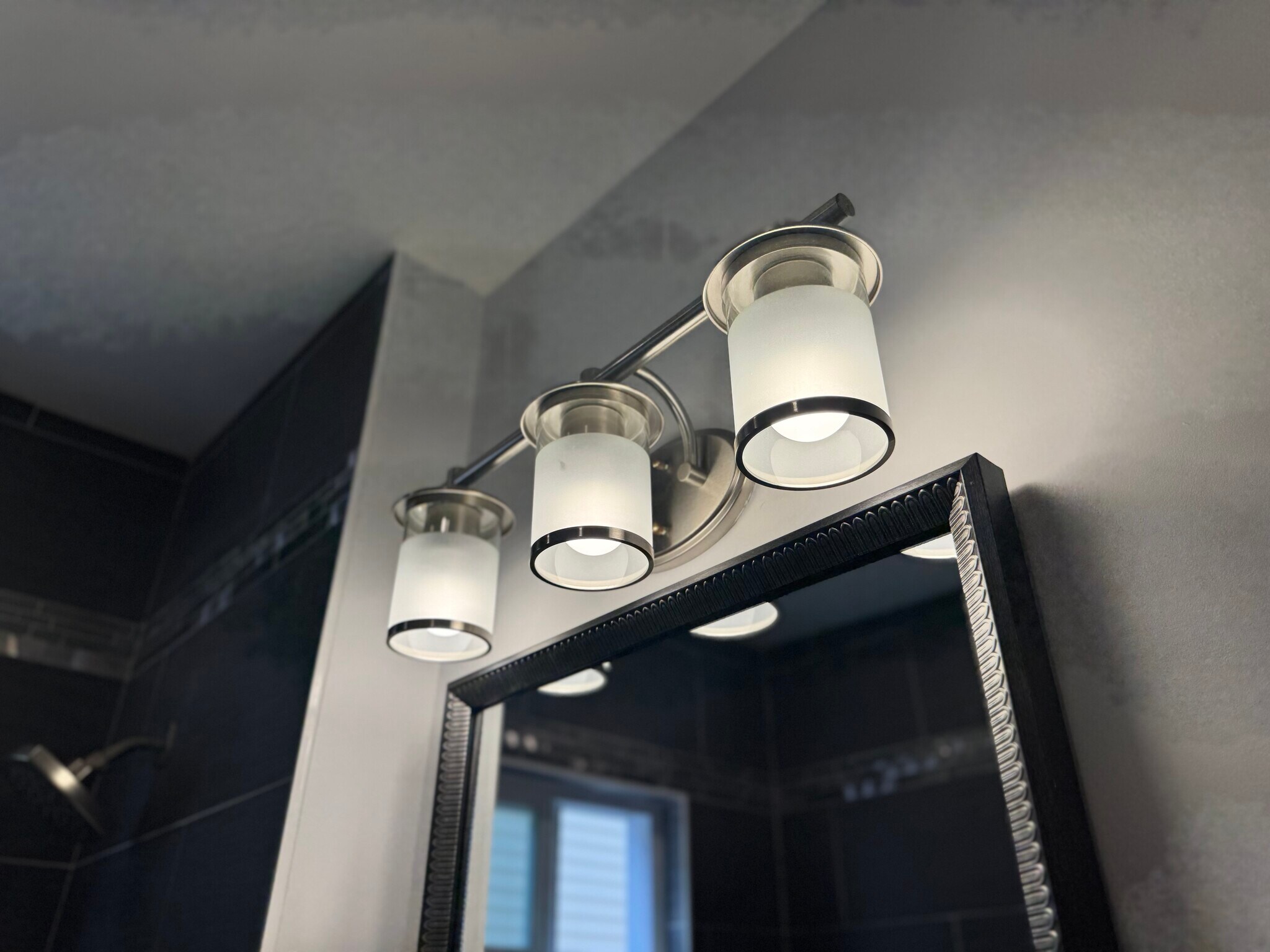 Beautiful Fixtures - 29 East St