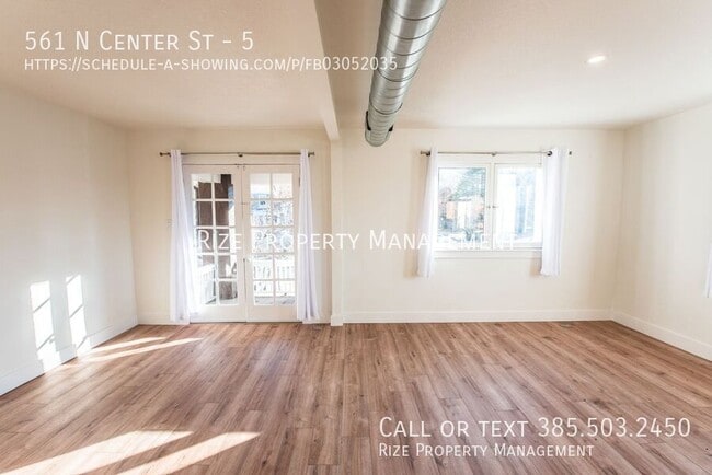 Building Photo - 561 N Center St