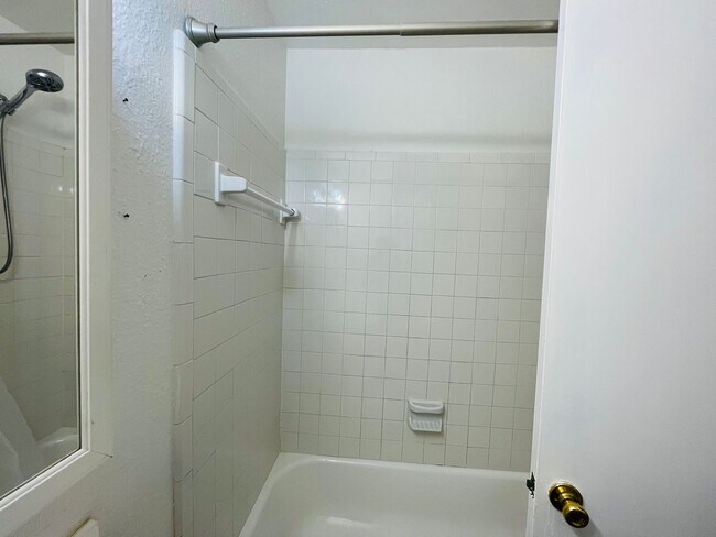 Building Photo - Current remolded home in Union School District