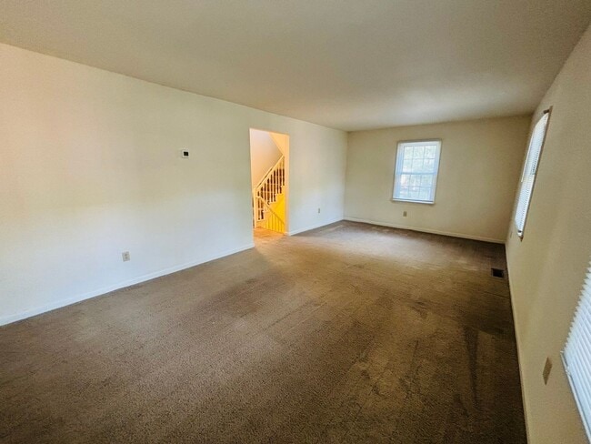 Building Photo - 218 Huntington Ln