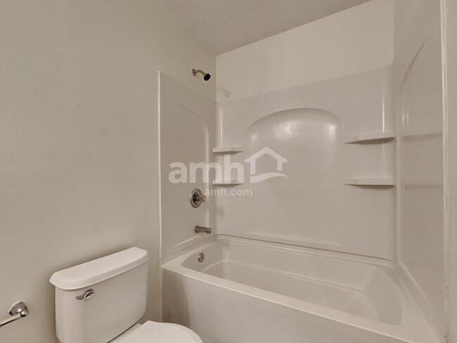 Building Photo - 2260 Brian Lakes Dr E