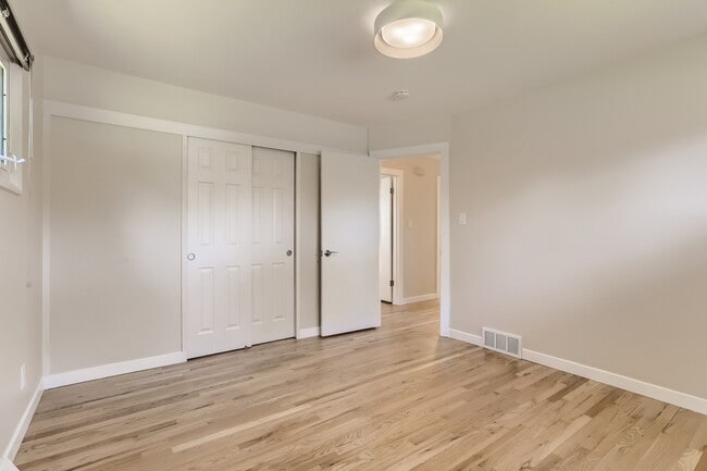 Building Photo - 2565 Teller St