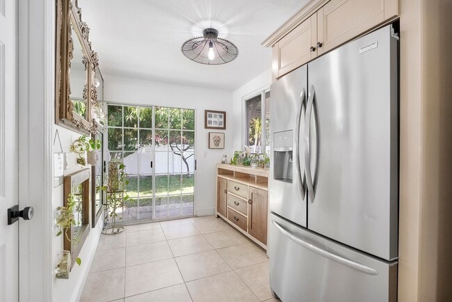 Building Photo - 101 SE 13th St